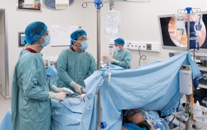 Một bệnh nhân mắc ba ung thư nguyên phát hiếm gặp