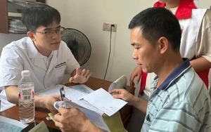 Người đ&agrave;n &ocirc;ng mắc 3 bệnh ung thư c&ugrave;ng l&uacute;c v&igrave; th&oacute;i quen 