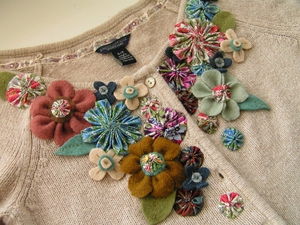 Thêm sắc dịu dàng cho áo len với hoa vải dễ thương 10
