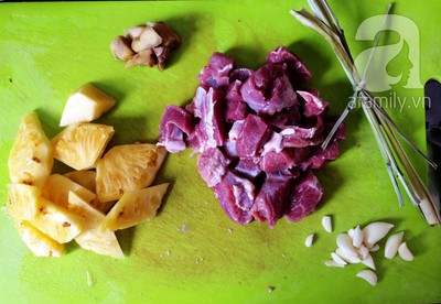 B&ograve; kho dứa
