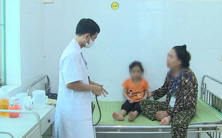 Cẩn trọng với các biến chứng nguy hiểm khi trẻ mắc sởi