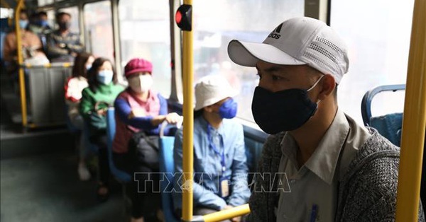 Bộ Giao thông Vận tải yêu cầu hành khách vẫn phải đeo khẩu trang trong suốt thời gian di chuyển