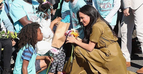 Tiết lộ 5 mẹo Meghan Markle thường sử dụng để trở thành bậc thầy hớp hồn người đối diện dù có bị