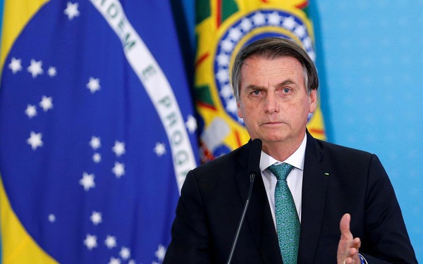 Tổng thống Brazil hủy các sự kiện trong tuần vì nghi mắc Covid-19