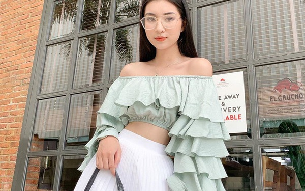 Chưa biết diện gì “hack” dáng “hack” tuổi thì các nàng phải bắt chước Jisoo, Rosé tậu chân váy ngắn xếp ly ngay