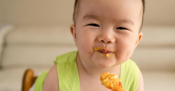 Bác sĩ Nhi chỉ rõ nguyên nhân khiến trẻ biếng ăn, không ít bố mẹ Việt vẫn đang cho con ăn theo kiểu này