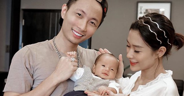 Bất ngờ với hình ảnh bố bỉm sữa của giám khảo Rap Việt Rhymastic, em bé giống bố như đúc khiến mọi người thích thú