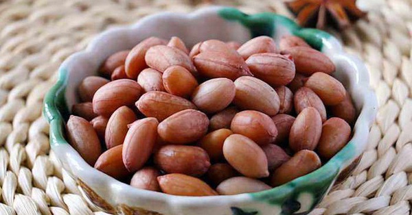 Cảnh báo nguy hiểm khi phụ nữ mang thai ăn lạc