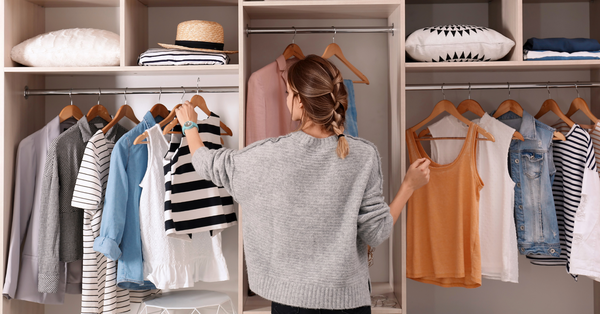 Mách bạn 4 bước đơn giản và nhanh chóng nhất để làm sạch và dọn dẹp tủ quần  áo