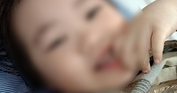 Bé gái 3 tuổi rơi từ tầng 12 chung cư đã có thể cười đùa, ca hát: