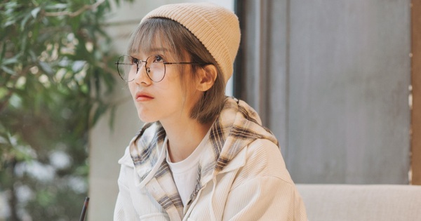 Vượt mặt một loạt cái tên đình đám, Hậu Hoàng trở thành nữ YouTuber Việt Nam đầu tiên đạt gần 3 tỷ view