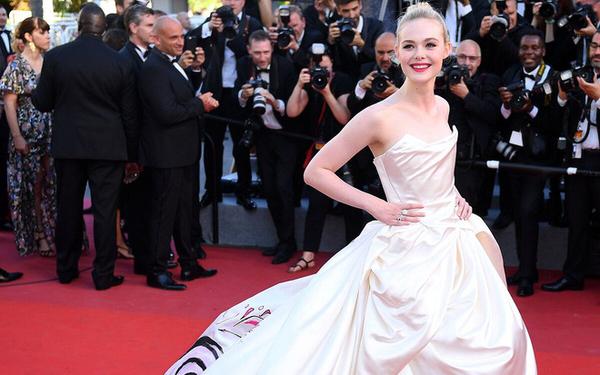 Elle Fanning và những lần tỏa sáng trên thảm đỏ Cannes - Vimarsana News