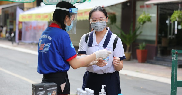 62 trường công bố ĐIỂM CHUẨN xét tuyển đại học năm 2021: Một trường khiến sĩ tử "toát mồ hôi" - Vimarsana News