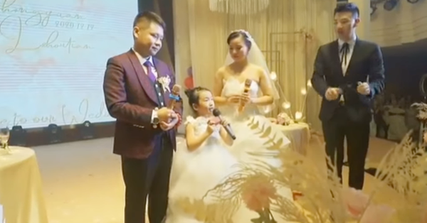 Single mother brought her daughter to her wedding day, she said 2 sentences that the whole hall choked