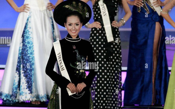 Public opinion once stirred when Mai Phuong Thuy wore a black Ao Dai at Miss World