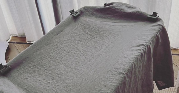 The mother covered the baby’s crib with a blanket, causing many people to panic