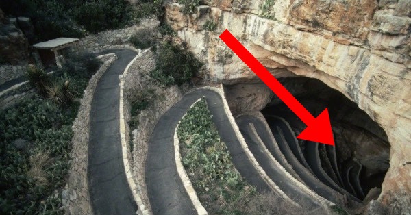 Close-up of the “road to hell” is so dark that it’s scary just looking at it