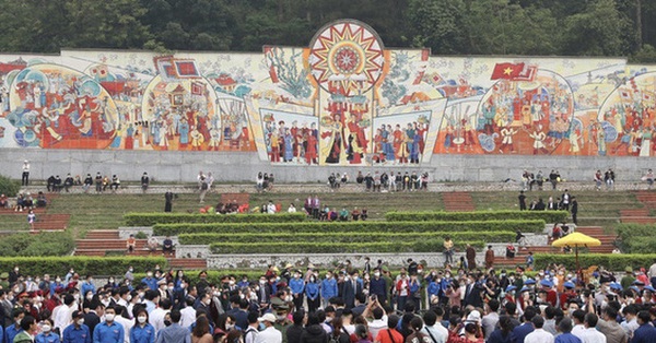 500,000 visitors to Hung Temple 2 weekends