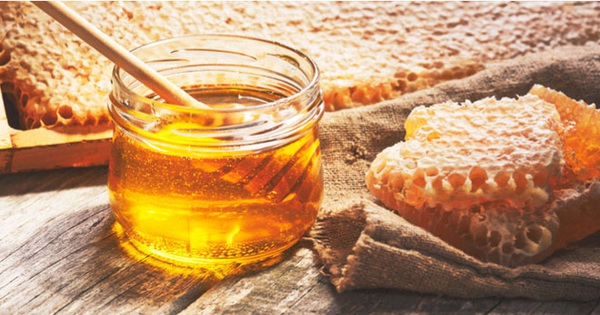 Food should not be combined with honey because it will cause cancer