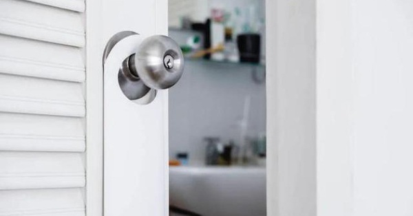 Should the bathroom door be closed after using it?
