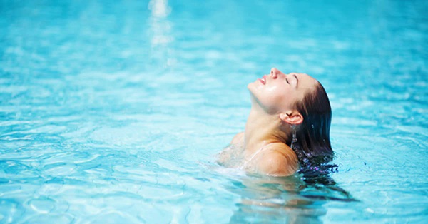 6 things to do when going swimming in the summer to keep your body healthy, beautiful skin, avoid skin cancer