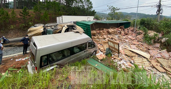 Serious accident on Mimosa pass Da Lat, 7 people injured