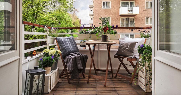 Turn a small balcony into a relaxing chill corner at home in Scandinavian style