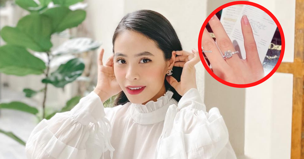 The singer Kieu Anh went to eat on the sidewalk, but wearing a misty outfit of 1.6 billion, the most in the spotlight is still a bright 8-inch diamond ring.