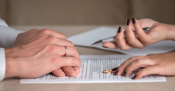 Helping you manage your post-divorce financial troubles