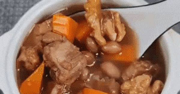 How to cook walnut nut soup with pork ribs is both delicious and nutritious
