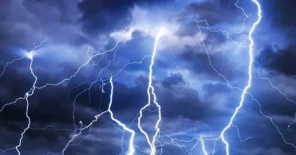 4 relatives in the family were struck by lightning