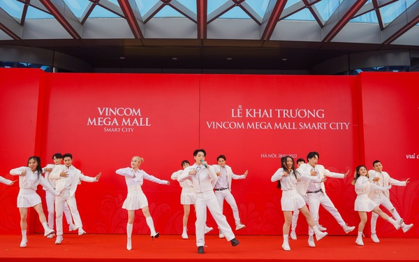 Opening Vincom Mega Mall Smart City “New Generation” Shopping Center