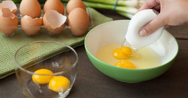 The collagen-rich part of the egg, mixed with honey will make your skin beautiful and lose weight