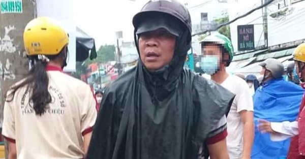 The man who stabbed to death a militiaman in Ho Chi Minh City surrendered