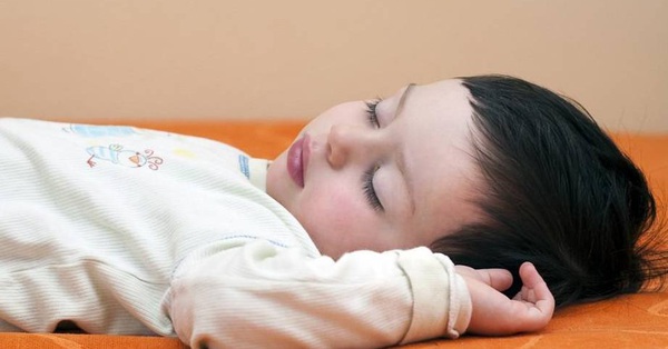 Touching this part of your baby’s body improves IQ