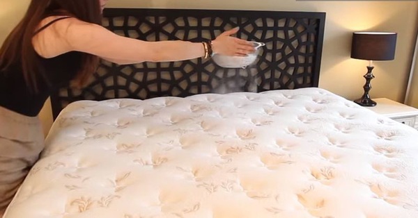 Sprinkle some powder on the mattress to help you sleep better