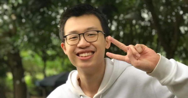 A Hanoi male student won a scholarship of VND 6.2 billion at Colby College to share his study secrets