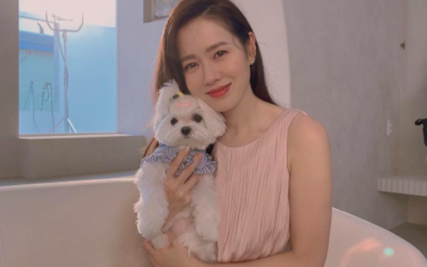 Jisoo trusts Dior, rich like Son Ye Jin uses a popular brand for less than 300k