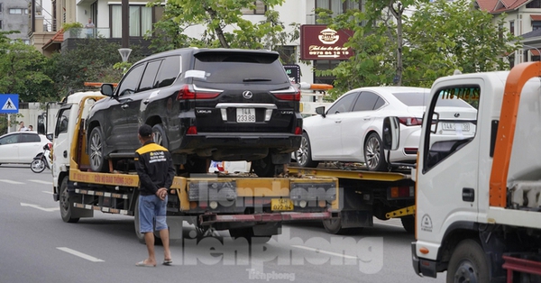 Seamless luxury cars were detained after the search of the house of the former President of Ha Long City