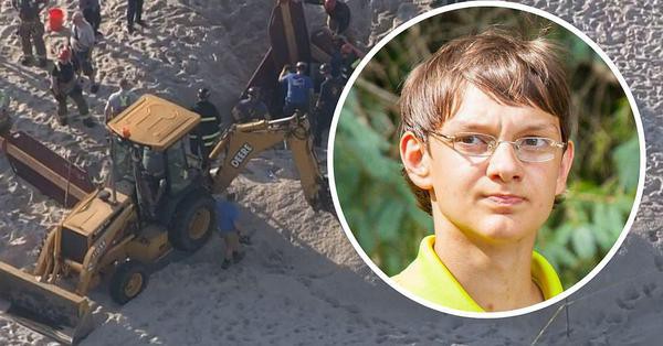Youth died from digging a sand pit on the beach