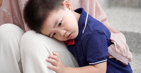 6 loving actions of parents make children shy and dependent