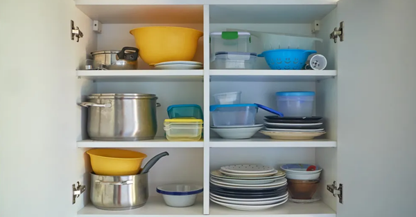 5 things that should never be stored in high kitchen cabinets that sisters need to remember