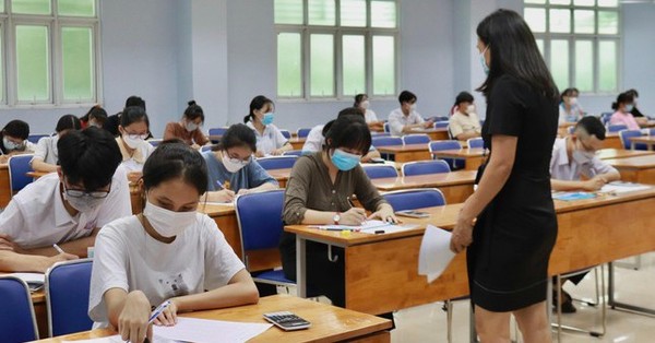 Abnormalities at the Examination Council for selecting excellent students in Ho Chi Minh City: Suggestion for review