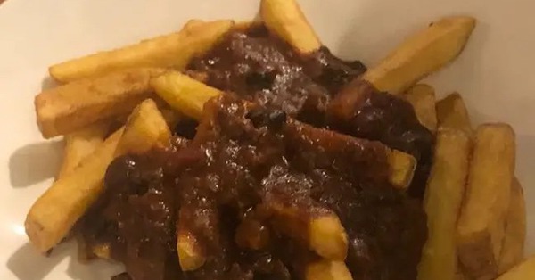 The restaurant caused anger because of the french fries costing 170,000 VND