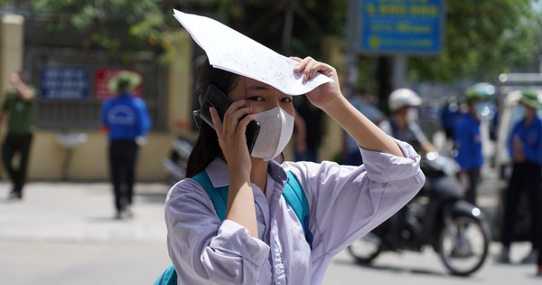 The first specialized school in Hanoi to hold an entrance exam for class 10