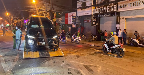 Witness of a “crazy” car hitting a series of motorbikes in Thu Duc