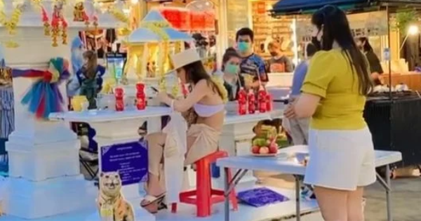 Sitting next to the altar of the land, Thai tourists are not criticized but also sympathized