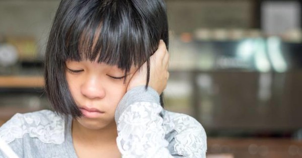 Parents do these 4 things that make their children hurt more than divorce