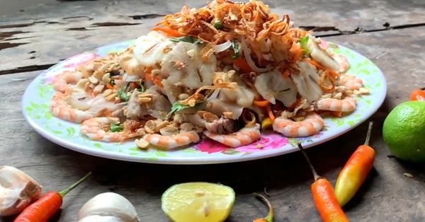Đứng hình khi thấy nàng dâu cắt lát ngang măng cụt bỏ vào tủ lạnh chứ không ăn ngay, nhưng khi bỏ ra trộn món này cả nhà khen ngon ngất ngây