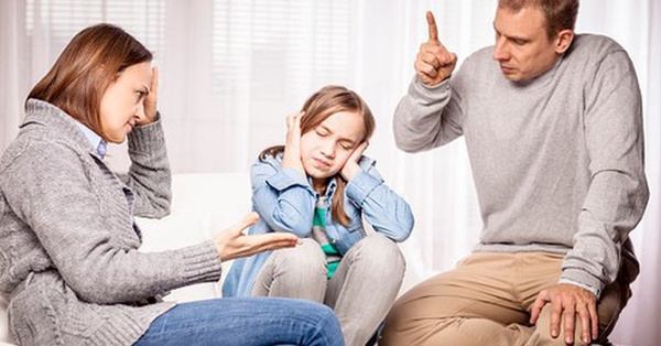 Psychological conflicts when teenagers with parents: How to resolve?